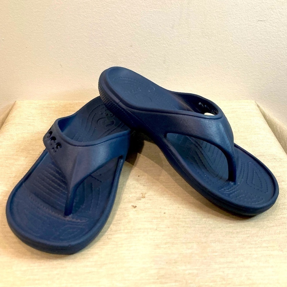 CROCS Sz 9 Kadee Flip-Flops Blue
